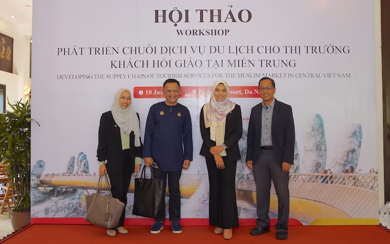 Các đại biểu dự hội thảo. (Ảnh: ANH ĐÀO)