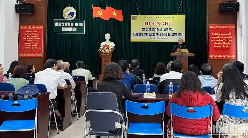 Nhiều ý kiến tâm huyết của các nhà nghiên cứu về văn hóa dân gian tại Đà Nẵng. (Ảnh: ANH ĐÀO)