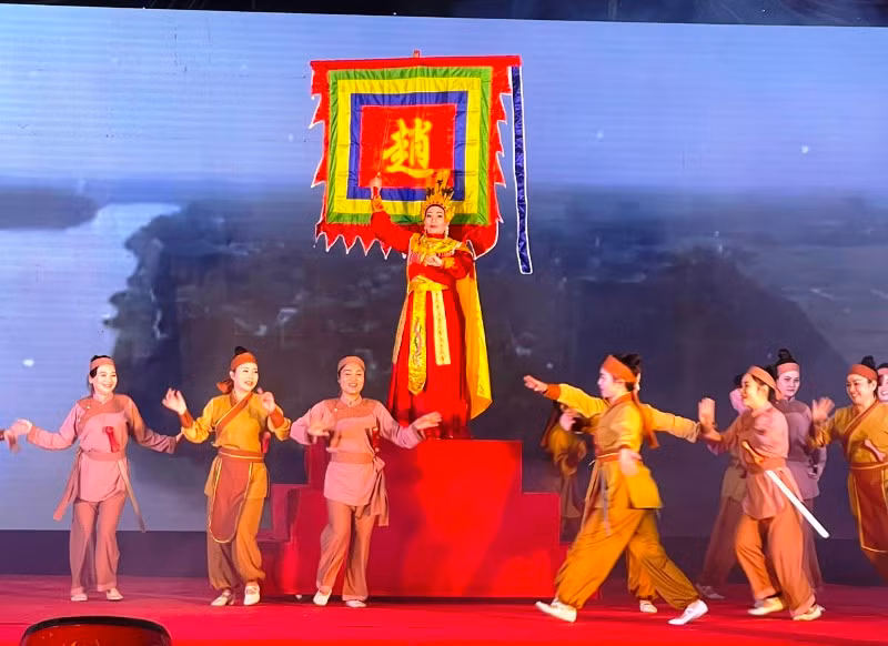 Một cảnh trong chương trình sân khấu hóa về Bà Triệu.