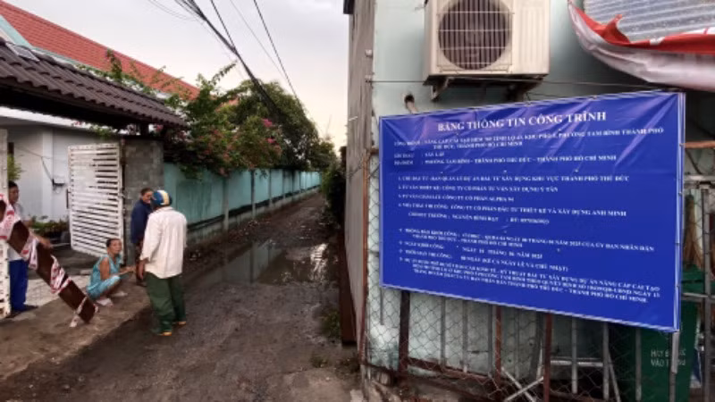 Người dân mong chờ tuyến hẻm 789 sớm hoàn thành lắp cống thoát nước để tránh ngập.