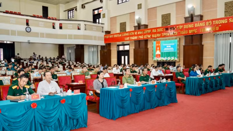 Quang cảnh hội nghị tổng kết tuyển quân năm 2025 tại Thành phố Hồ Chí Minh.