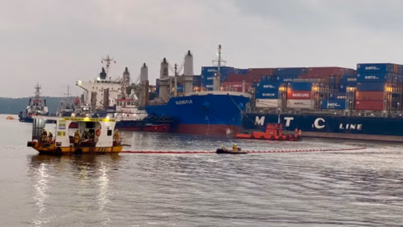 5 giờ 30 phút, ngày 16/5, lực lượng tham gia cứu hộ chuẩn bị sẵn sàng cho công tác tách tàu.