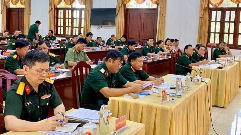 Đại biểu bàn thảo công tác chuẩn bị chương trình nghệ thuật "Đất nước trọn niềm vui".