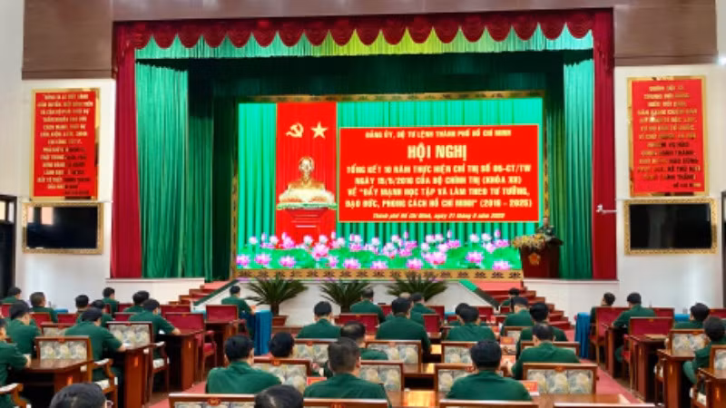 Quang cảnh Hội nghị Tổng kết 10 năm thực hiện Chỉ thị số 05.