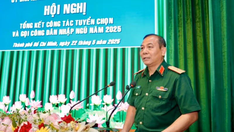 Thiếu tướng Vũ Văn Điền, Tư lệnh Bộ Tư lệnh Thành phố Hồ Chí Minh phát biểu.