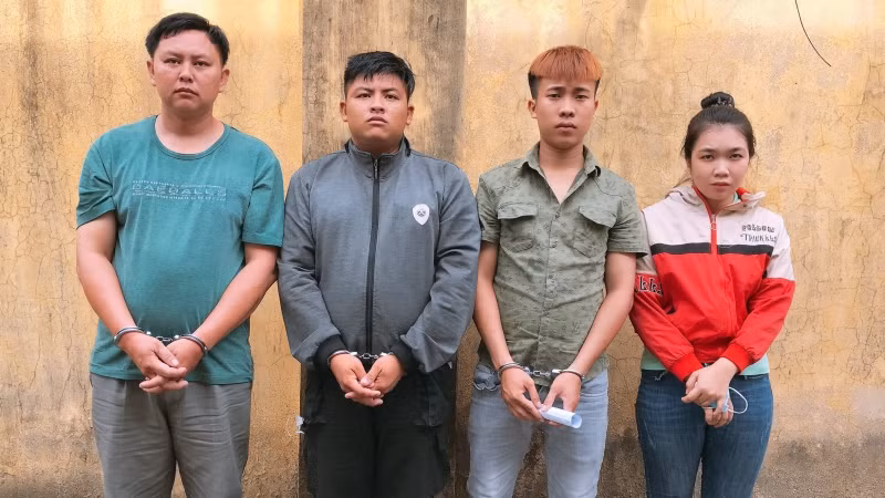 Bốn đối tượng bị tạm giữ do bắt giữ người trái phép.