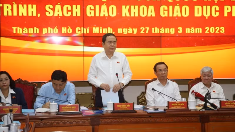 Đồng chí Trần Thanh Mẫn, Ủy viên Bộ Chính trị, Phó Chủ tịch Thường trực Quốc hội phát biểu tại buổi giám sát.