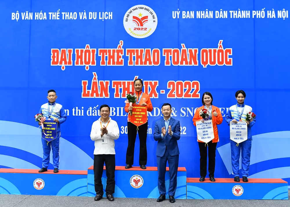 Lễ trao huy chương cho các vận động viên tại nội dung Pool 9 bi đơn nữ.