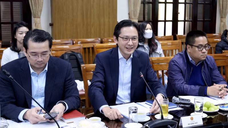 Thứ trưởng Đỗ Hùng Việt phát biểu tại cuộc họp.