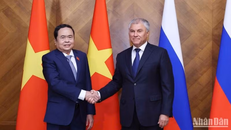 Chủ tịch Quốc hội Trần Thanh Mẫn và Chủ tịch Duma Quốc gia Quốc hội LB Nga Vyacheslav Victorovich Volodin. (Ảnh: Thống Nhất/TTXVN)
