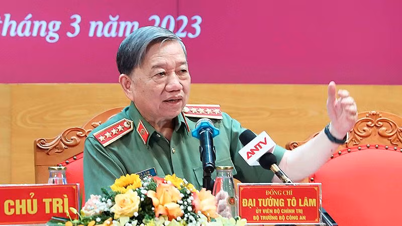 Đồng chí Tô Lâm đối thoại với đoàn viên, thanh niên công an tại chương trình.