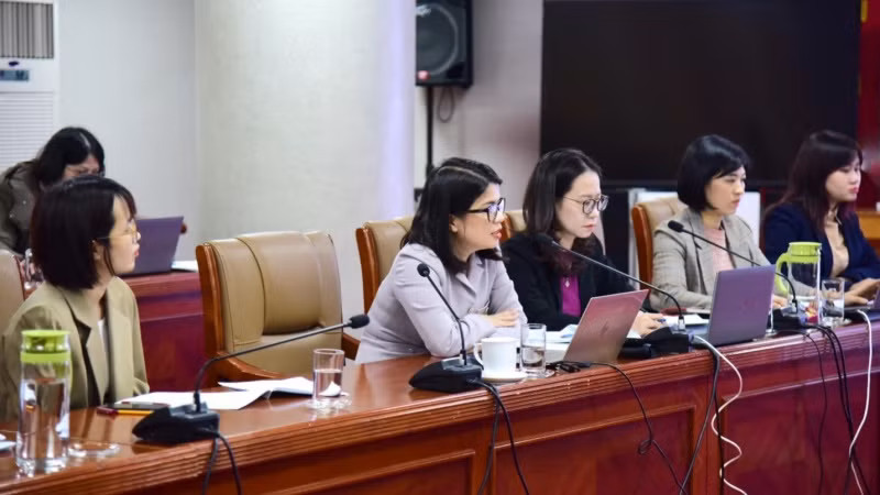 Thành viên Hội đồng quản trị Phạm Thị Thanh Hoài chủ trì hội nghị nhà đầu tư và chuyên gia phân tích năm 2024.