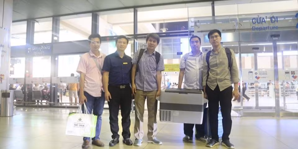 Hai quả thận được người chết não hiến tặng đã được khẩn trương đưa vào Bệnh viện Trung ương Huế để ghép cho hai người bệnh.