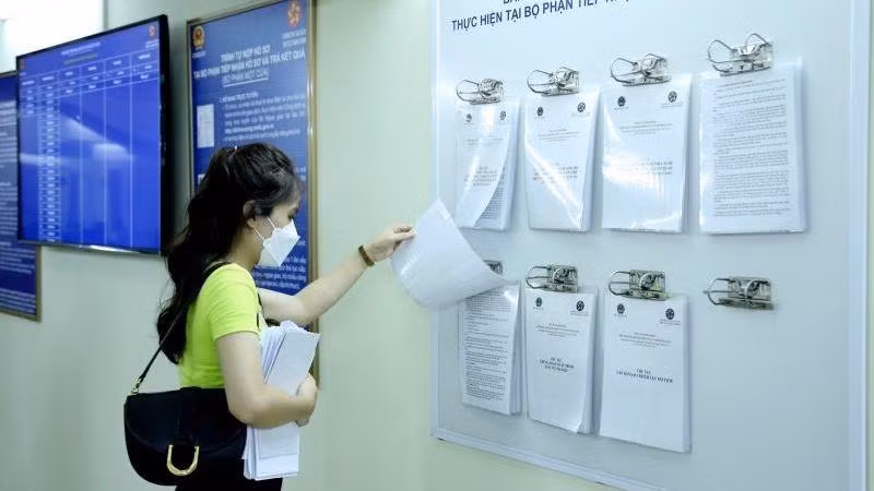 Các phương thức hướng dẫn người dân làm thủ tục được đa dạng hóa.