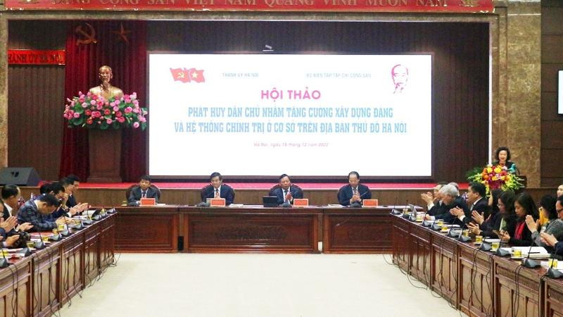 Quang cảnh hội thảo khoa học sáng 15/12.