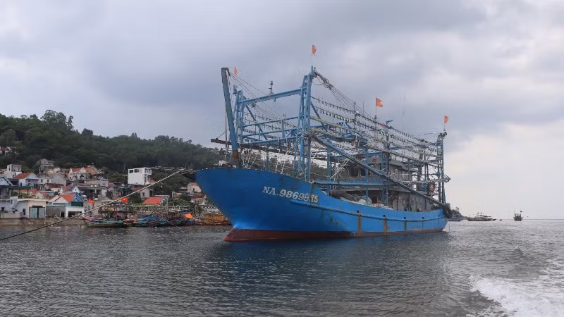 Nghệ An hiện có 3.462 tàu cá/11.108 lao động trực tiếp tham gia đánh bắt hải sản trên biển.