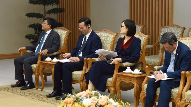 Đại diện lãnh đạo các bộ, ban ngành tham dự buổi tiếp.