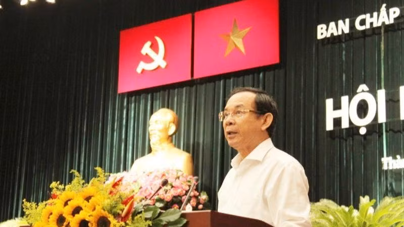 Đồng chí Nguyễn Văn Nên, Ủy viên Bộ Chính trị, Bí thư Thành ủy Thành phố Hồ Chí Minh, phát biểu tại Hội nghị.