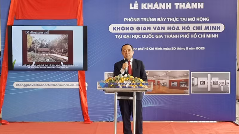 Phó Giáo sư, Tiến sĩ Vũ Hải Quân, Giám đốc Đại học Quốc gia Thành phố Hồ Chí Minh phát biểu tại lễ khánh thành.
