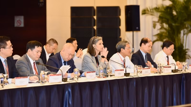 Các đại biểu tham dự diễn đàn.