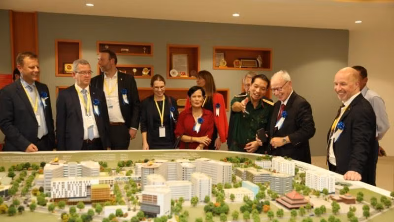 Đại tá, Tiến sĩ, bác sĩ Trần Quốc Việt, Giám đốc Bệnh viện Quân y 175 giới thiệu quy mô và định hướng phát triển của bệnh viện trong thời gian tới.