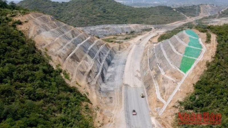 Thi công gói thầu XL-01 đoạn Vĩnh Hảo-Phan Thiết tại vị trí thuộc xã Vĩnh Hảo, huyện Tuy Phong (Bình Thuận) Thi công gói thầu XL-01 đoạn Vĩnh Hảo-Phan Thiết tại vị trí thuộc xã Vĩnh Hảo, huyện Tuy Phong (Bình Thuận)