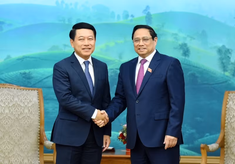 Thủ tướng Phạm Minh Chính tiếp Phó Thủ tướng, Bộ trưởng Ngoại giao CHDCND Lào Saleumxay Kommasith.