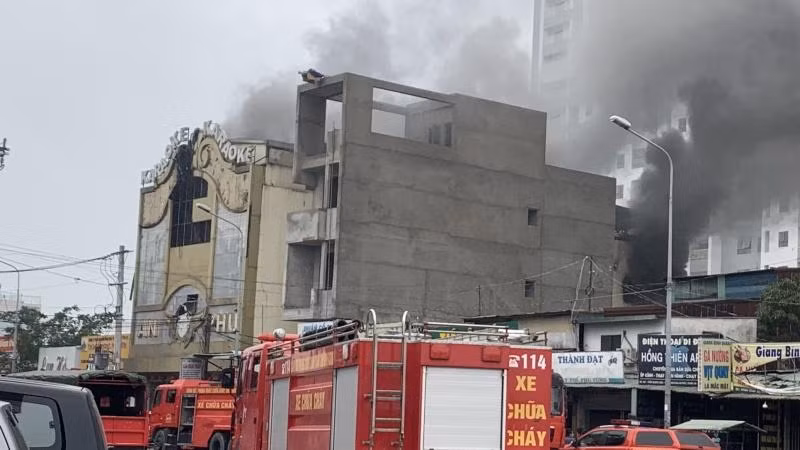 Hiện trường cơ sở karaoke An Phú lúc bị cháy.