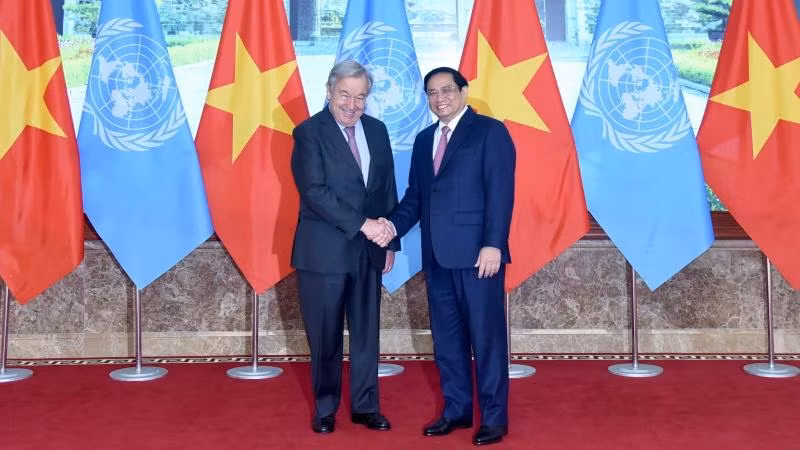 Thủ tướng Phạm Minh Chính và Tổng Thư ký Liên hợp quốc António Guterres. (Ảnh: Trần Hải)
