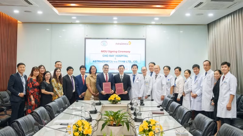 Kyket-AstraZeneca và Bệnh viện Chợ Rẫy tiếp tục ký kết Bản ghi nhớ hợp tác giai đoạn 2023-2025 (Ảnh: AstraZeneca cung cấp).