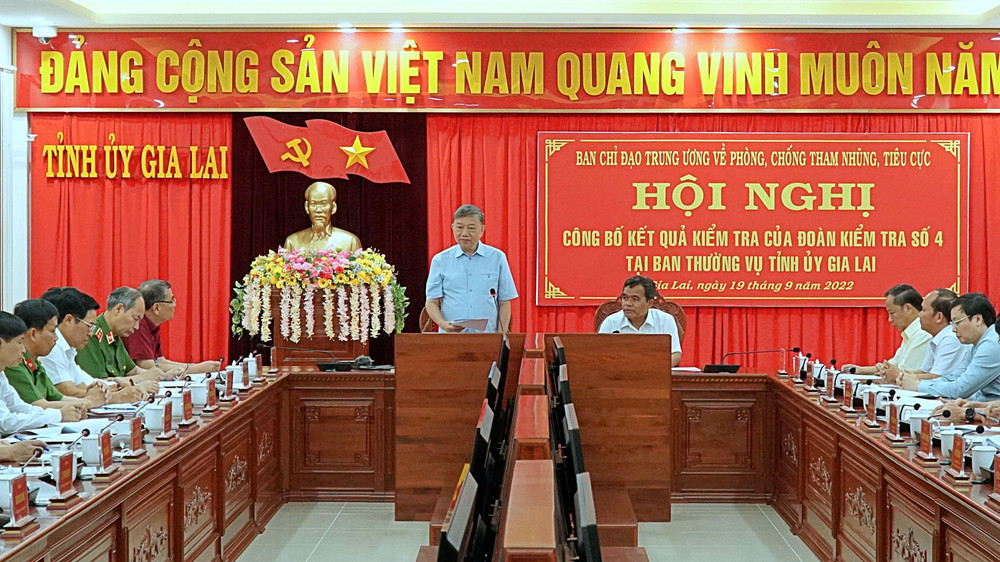 Quang cảnh buổi làm việc.