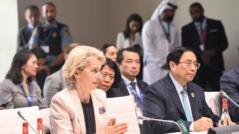 Chủ tịch Ủy ban châu Âu Ursula von der Leyen phát biểu.