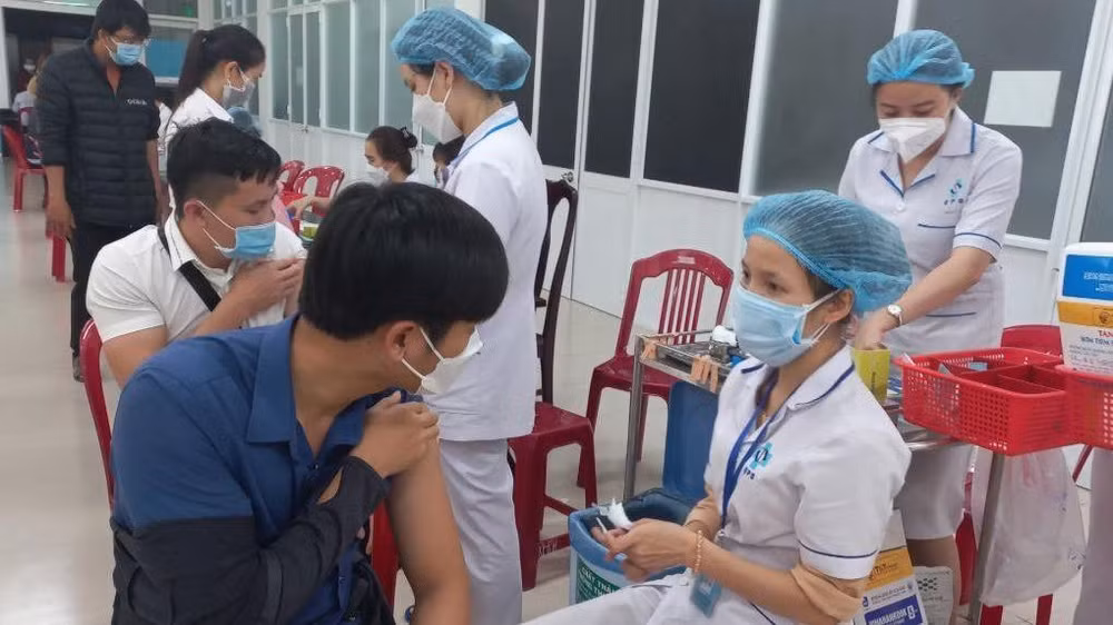 Tỷ lệ tiêm vaccine phòng Covid-19 hiện vẫn chưa đáp ứng yêu cầu.