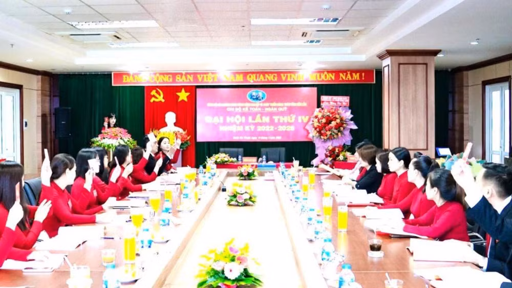 Chi bộ Kế toán-Ngân quỹ, 1 trong 17 chi bộ trực thuộc Đảng bộ Agribank tỉnh Đắk Lắk tổ chức Đại hội lần thứ IV, nhiệm kỳ 2022-2025.
