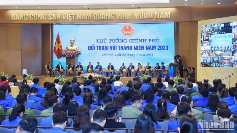 Quang cảnh buổi đối thoại. Quang cảnh buổi đối thoại.