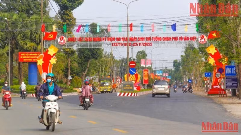 Diện mạo mới trên quê hương Vũng Liêm. (Ảnh: BÁ DŨNG)