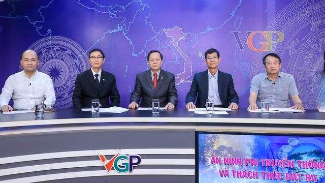 Các vị khách mời tham dự Tọa đàm. (Ảnh: VGP)