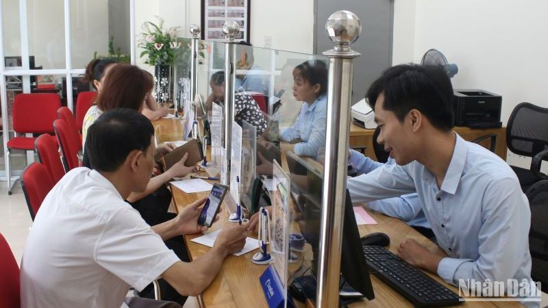 Hoạt động giao dịch tại Quỹ tín dụng nhân dân Tiền Phong (thành phố Thái Bình).