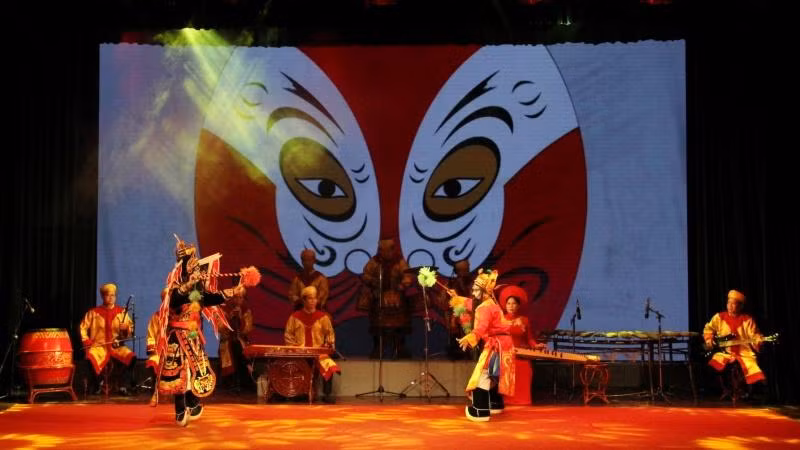 Giới thiệu hóa trang các nhân vật Tuồng.