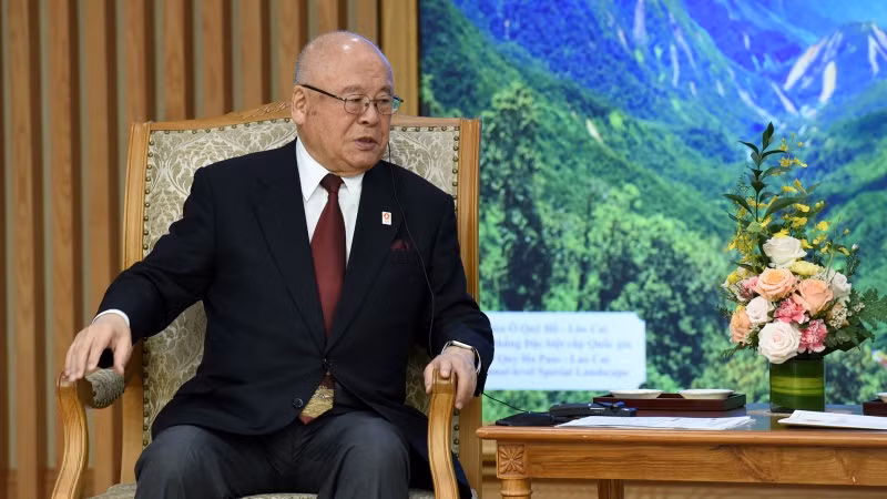 Ông Takebe Tsutomu, Cố vấn Đặc biệt Liên minh Nghị sĩ hữu nghị Nhật-Việt phát biểu tại buổi tiếp.