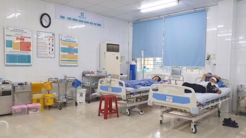 Đoàn khách du lịch nhập viện tại Đà Nẵng ngày 2/8. (Ảnh: Bệnh viện 199 cung cấp)