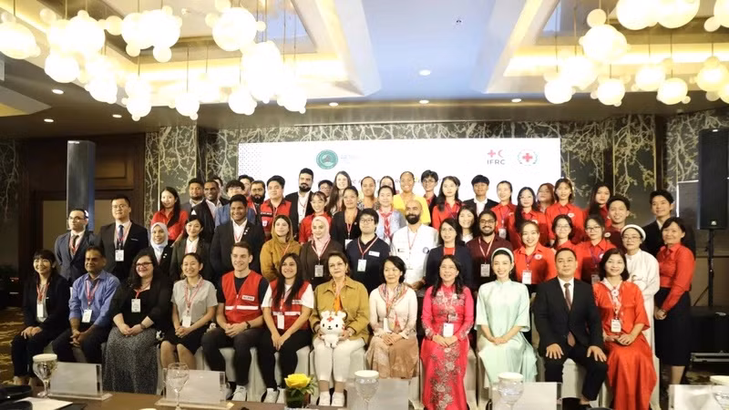 Các đại biểu tham dự diễn đàn. 