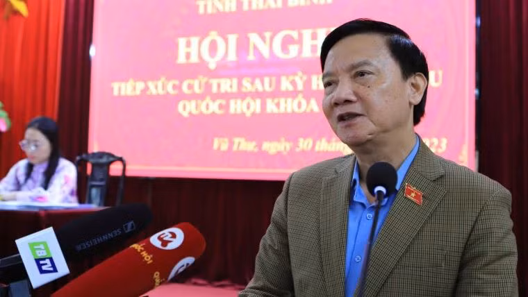 Phó Chủ tịch Quốc hội Nguyễn Khắc Định đánh giá cao các ý kiến tâm huyết của cử tri. (Ảnh Thế Duyệt)