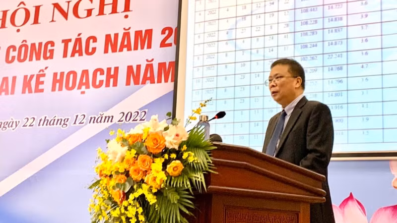 Giáo sư Châu Văn Minh, Viện trưởng Viện Hàn lâm Khoa học và Công nghệ Việt Nam phát biểu tại Hội nghị.