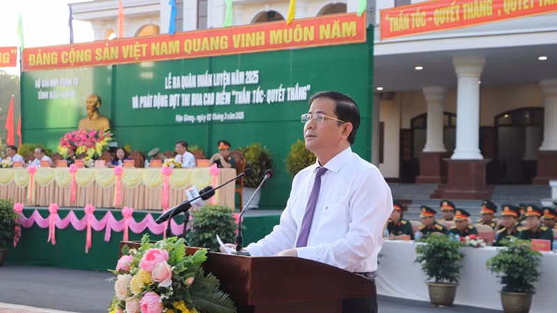 Chủ tịch Ủy ban nhân dân tỉnh Hậu Giang, Trần Văn Huyến phát biểu tại buổi lễ.