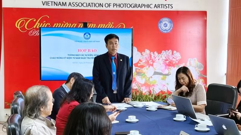 Quang cảnh buổi họp báo.