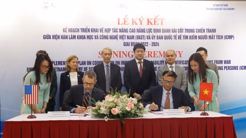 Hai bên ký bản kế hoạch triển khai Dự án hợp tác nâng cao năng lực định danh hài cốt trong chiến tranh.