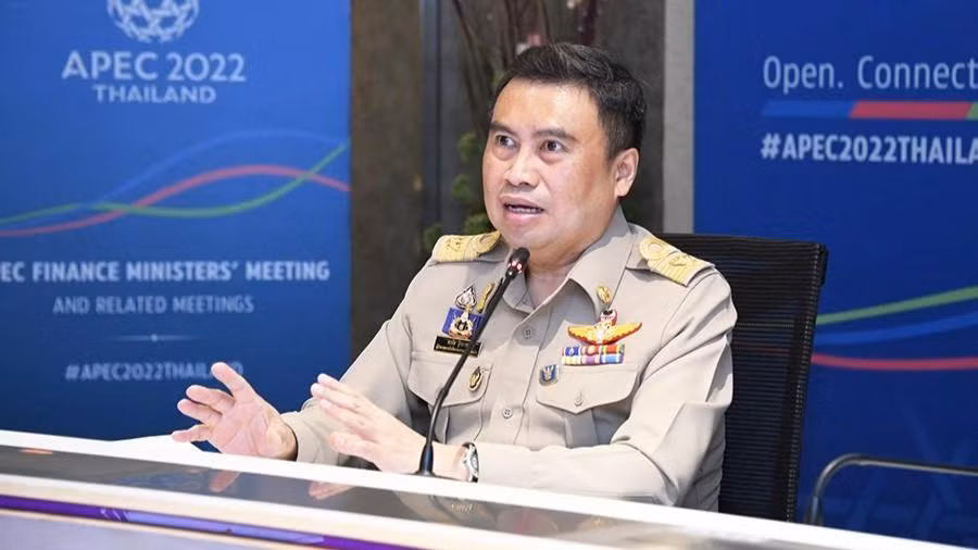 Ông Pornchai Thiraveja tại buổi họp báo.