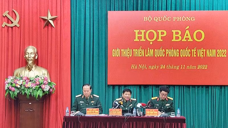 Đại diện Ban Tổ chức thông tin về các hoạt động trong khuôn khổ Triển lãm Quốc phòng quốc tế Việt Nam năm 2022.