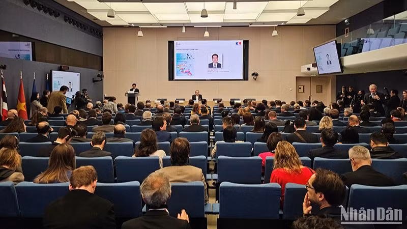 Diễn đàn là dịp để chia sẻ những cơ hội, ý tưởng tăng cường hợp tác giữa Pháp với các nước ASEAN. Ảnh: Minh Duy. Diễn đàn là dịp để chia sẻ những cơ hội, ý tưởng tăng cường hợp tác giữa Pháp với các nước ASEAN. Ảnh: Minh Duy.